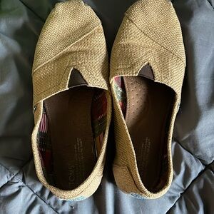 Tan canvas Tom’s